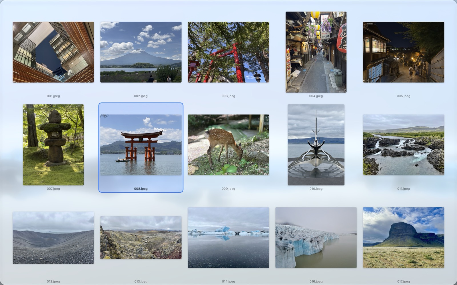 Feuillette's thumbnail grid shows every image in the folder.